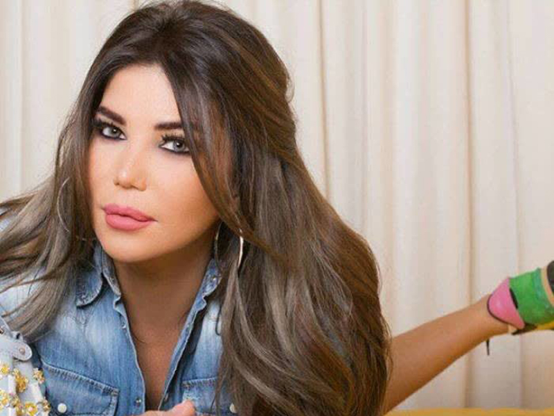 اضغط لمشاهدة الفيديو: احتراق شعر مي حريري أثناء بث مباشر!